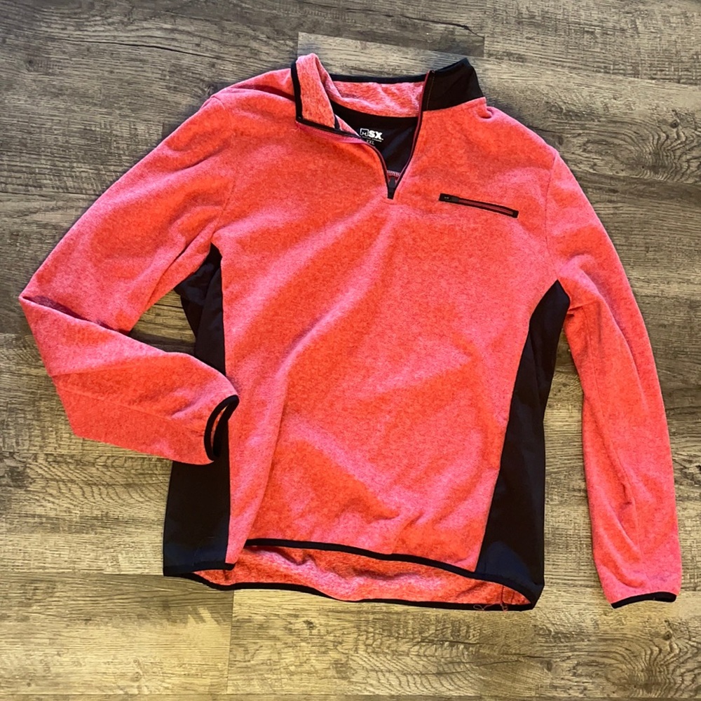 Red Pullover